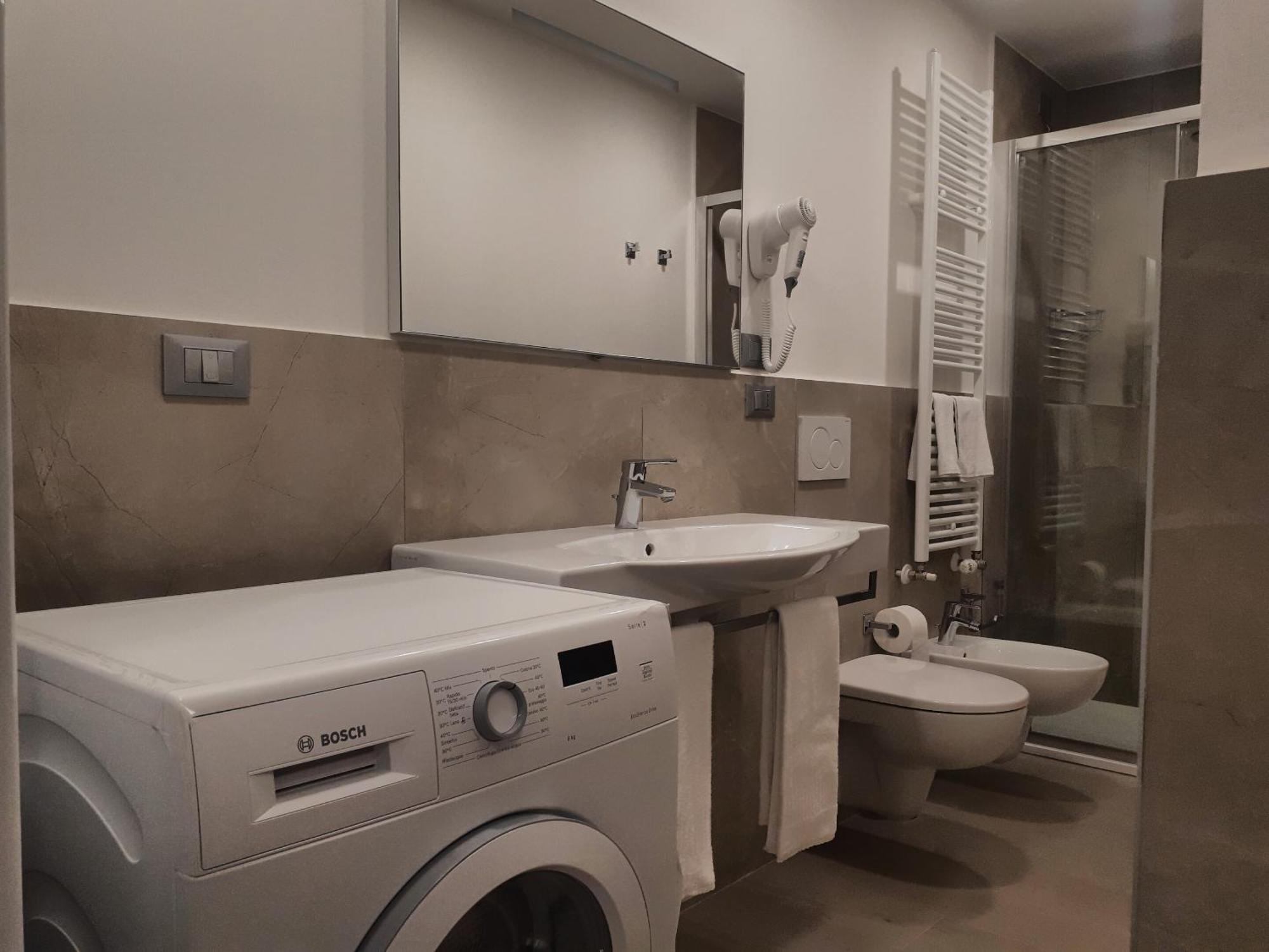 Smart Apartment Maggiore - Twa بولونيا المظهر الخارجي الصورة